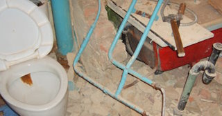 Профессиональный демонтаж перегородки ванной и туалета в Похвистнево - от 561 рублей
